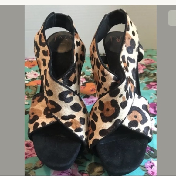 Diane Von Frustenberg DVF calf hair size 10 - Picture 4 of 7